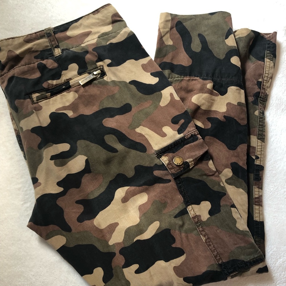Michael Kors Camouflage Capri Cargo Pants